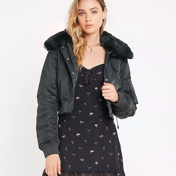 NWT Urban Outfitters x iets frans | Nova Faux Fur Collar Bomber Jacket Medium - Picture 1 of 9